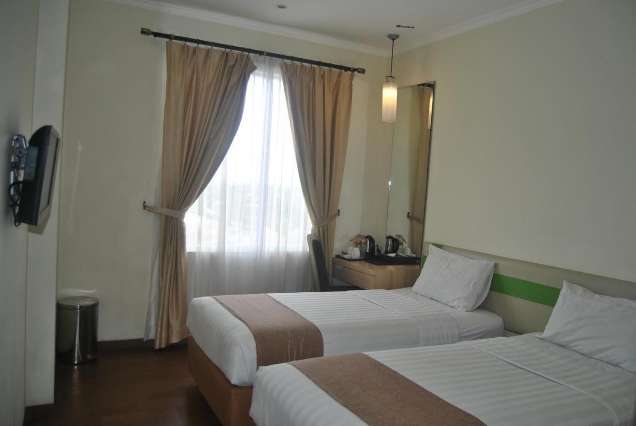 Hotel Dafam Pekalongan Exterior foto