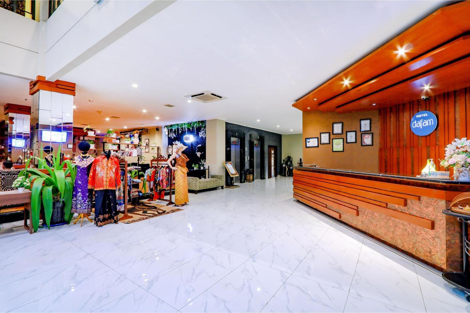 Hotel Dafam Pekalongan Exterior foto