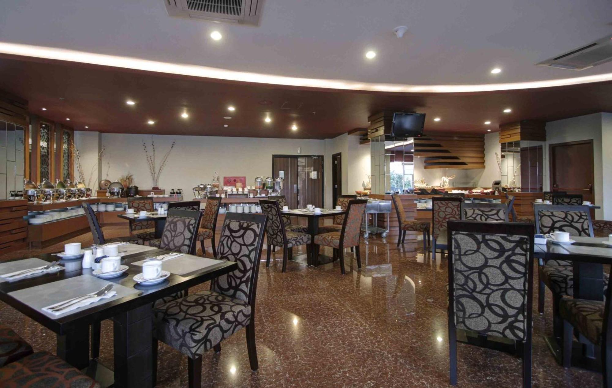 Hotel Dafam Pekalongan Exterior foto