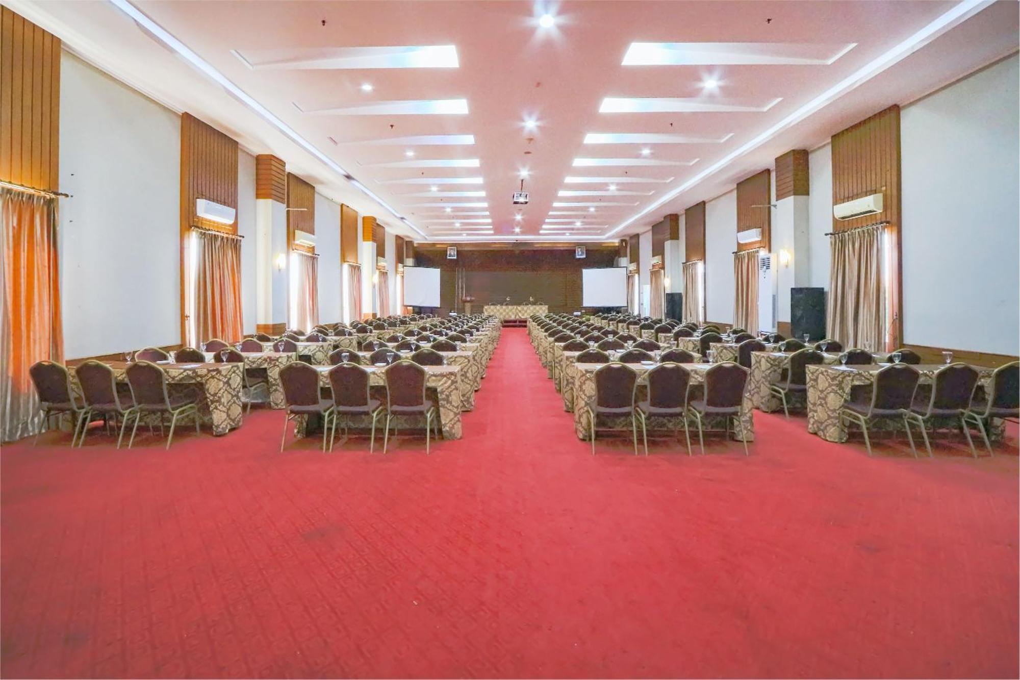 Hotel Dafam Pekalongan Exterior foto